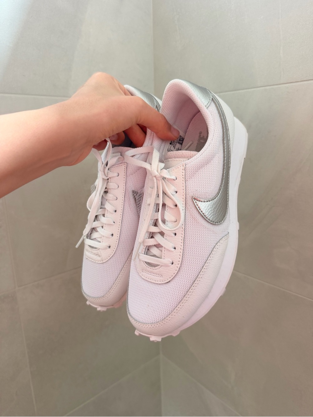 Nike Daybreak White Metallic Silver Sneakers Women’s Size 7 DC9213-100